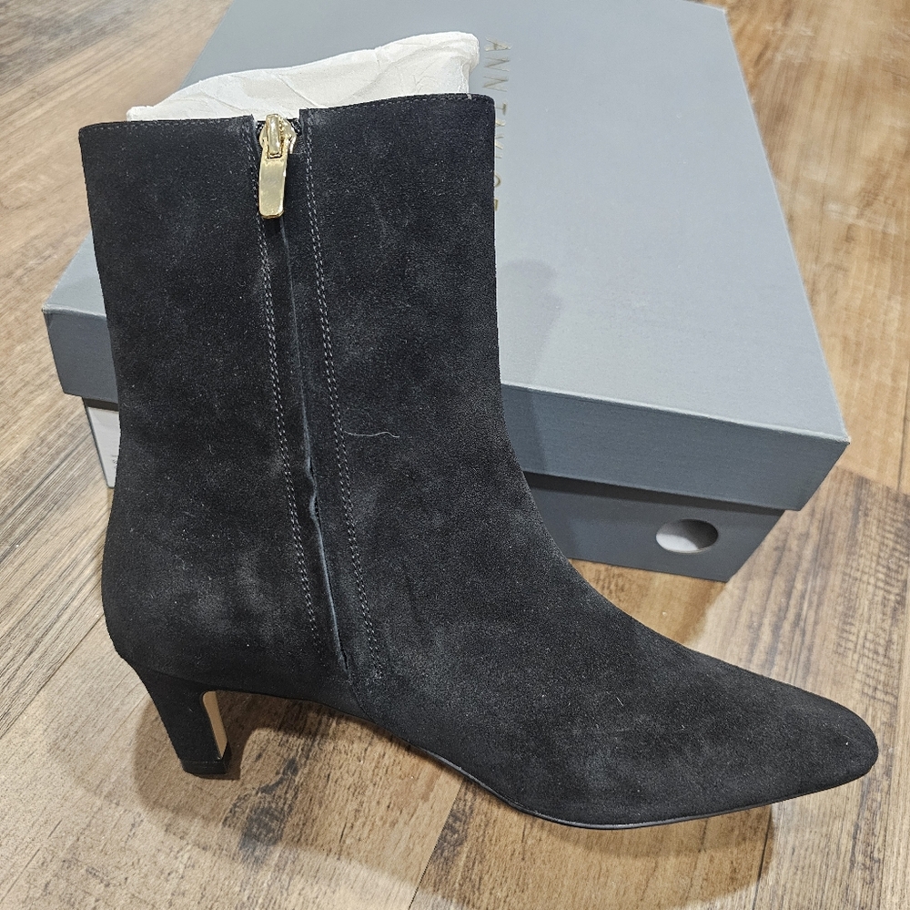 Ann Taylor Black Suede Skinny Heel Bootie Missy | Size 6 | New With Tags - Picture 3 of 6